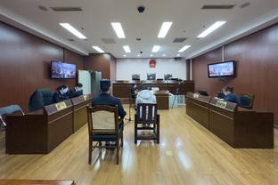 北青：马宁裁判组从乌兹别克、阿曼裁判组中脱颖而出执法决赛
